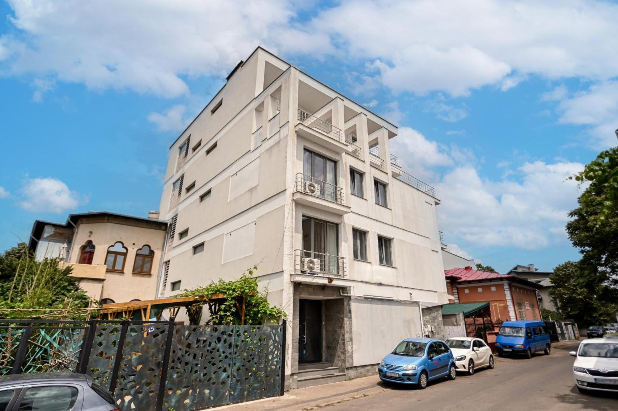 Urban Elegance - Stylish Central Accommodation Бухарест Экстерьер фото