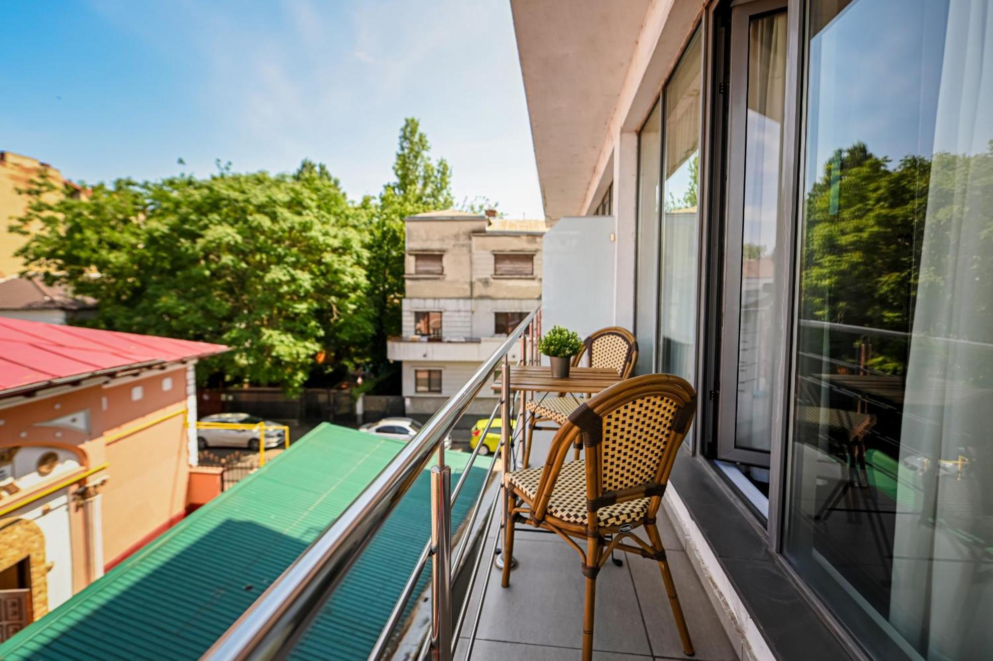 Urban Elegance - Stylish Central Accommodation Бухарест Экстерьер фото