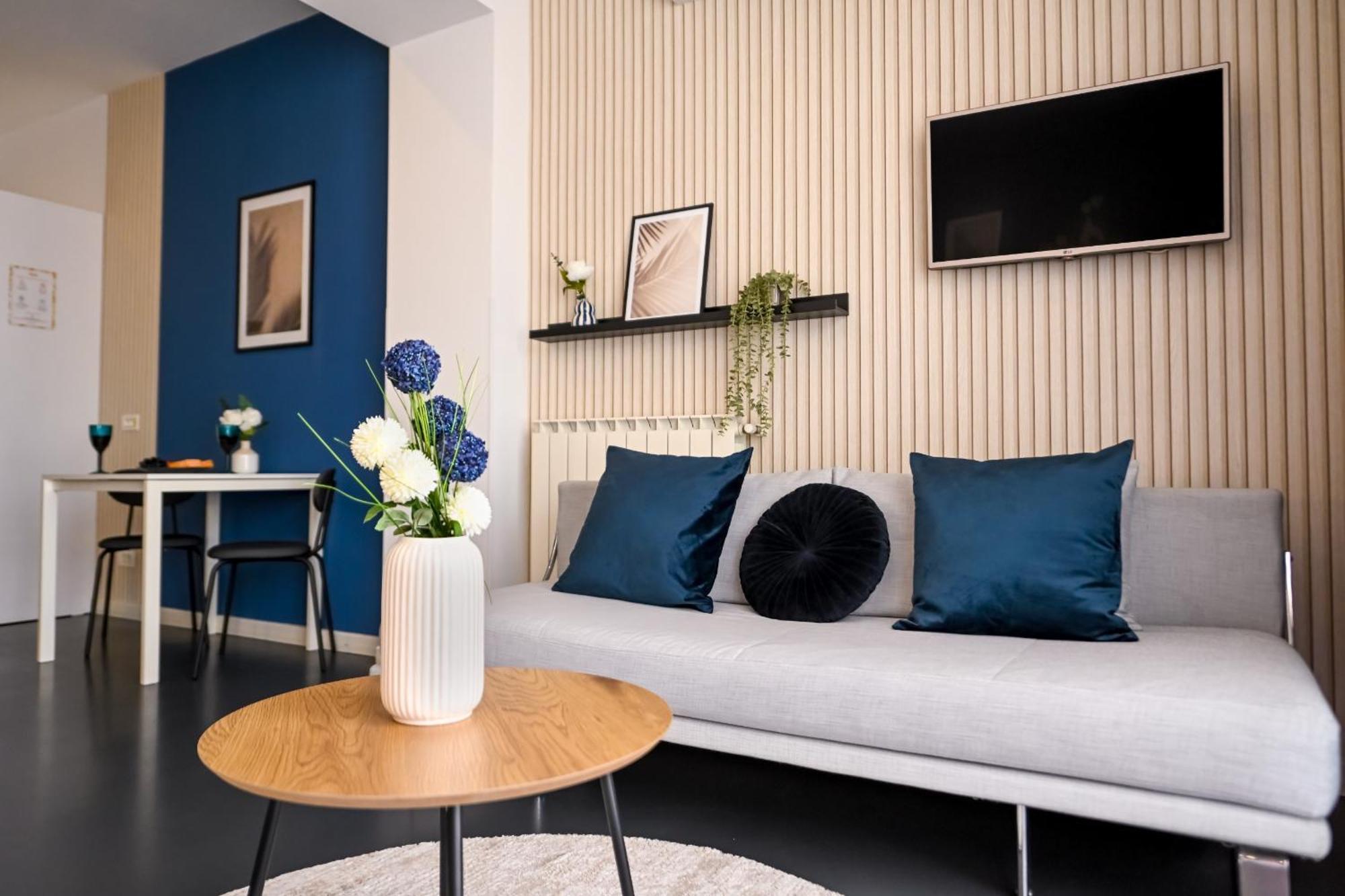Urban Elegance - Stylish Central Accommodation Бухарест Экстерьер фото