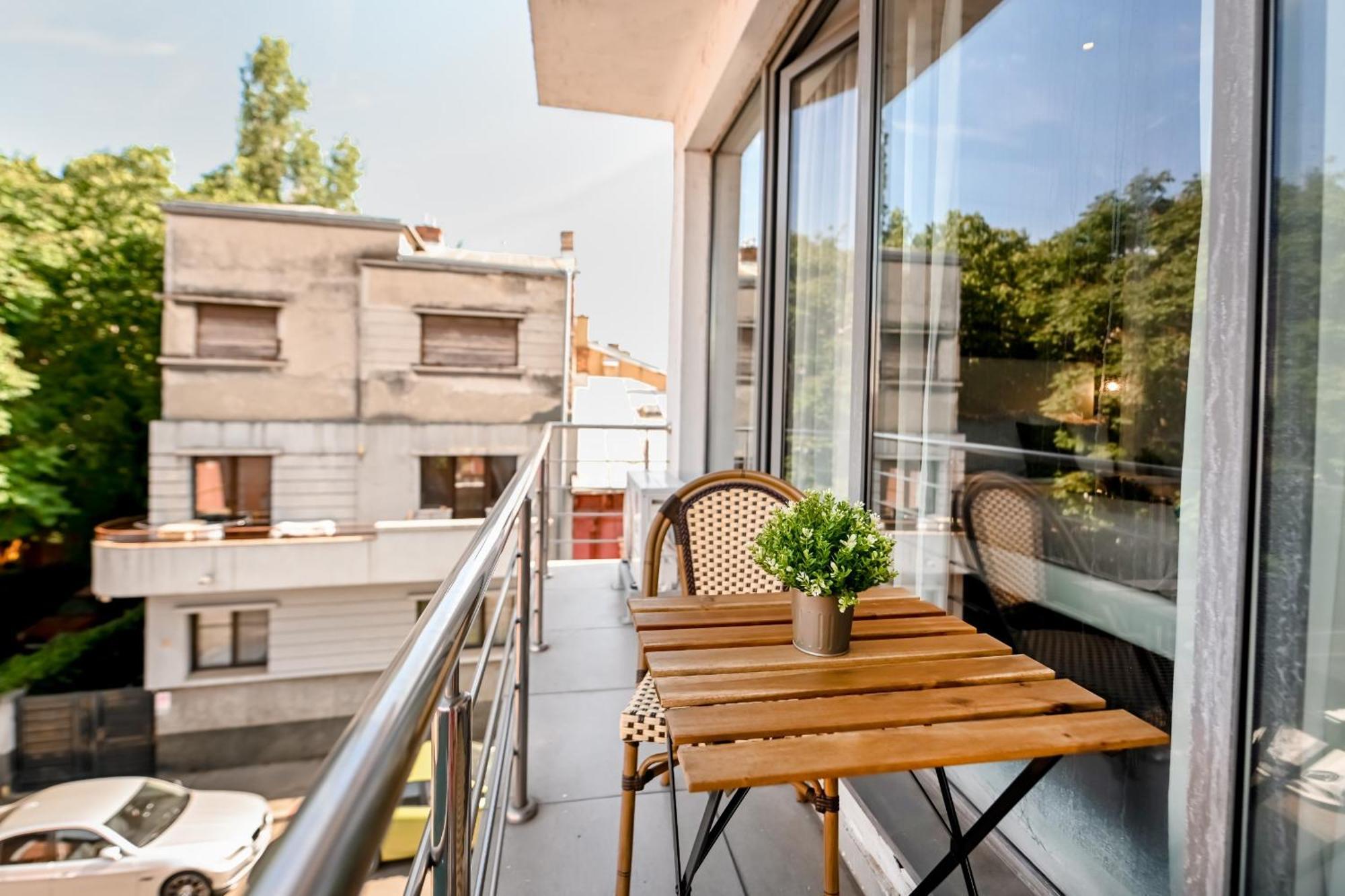 Urban Elegance - Stylish Central Accommodation Бухарест Номер фото
