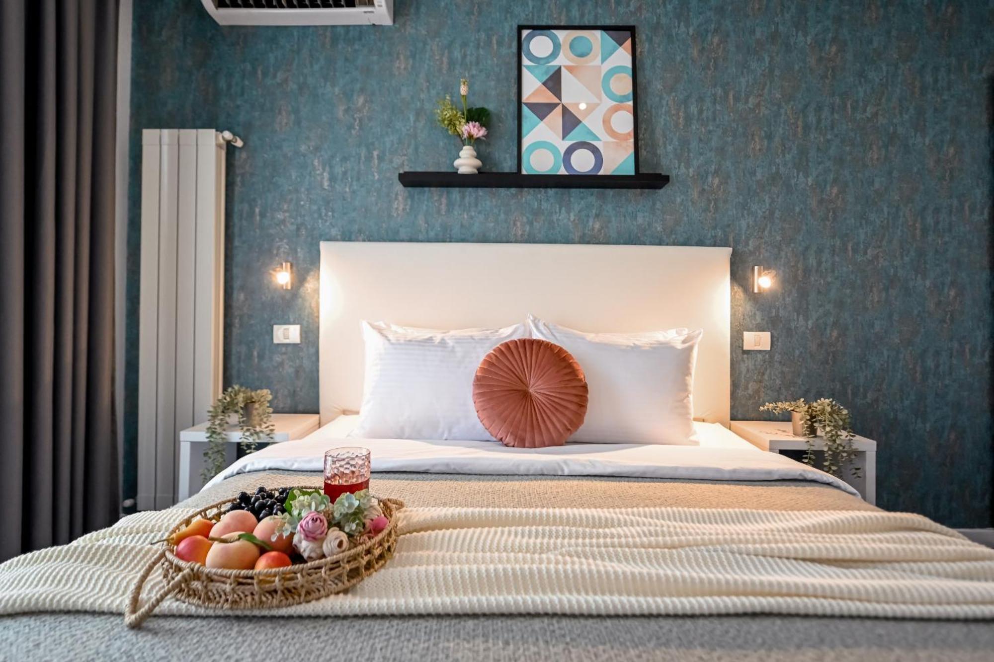 Urban Elegance - Stylish Central Accommodation Бухарест Экстерьер фото