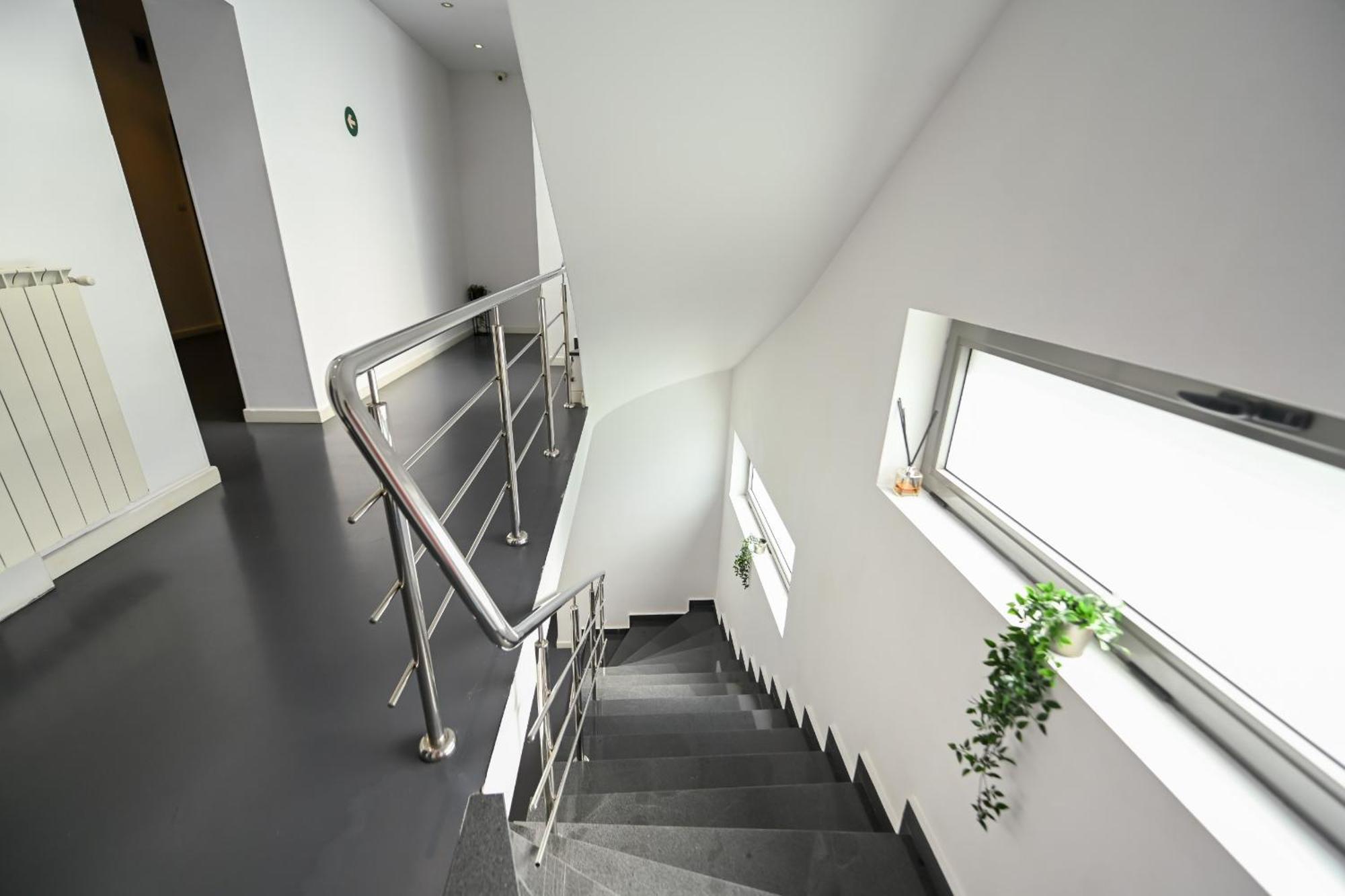 Urban Elegance - Stylish Central Accommodation Бухарест Экстерьер фото